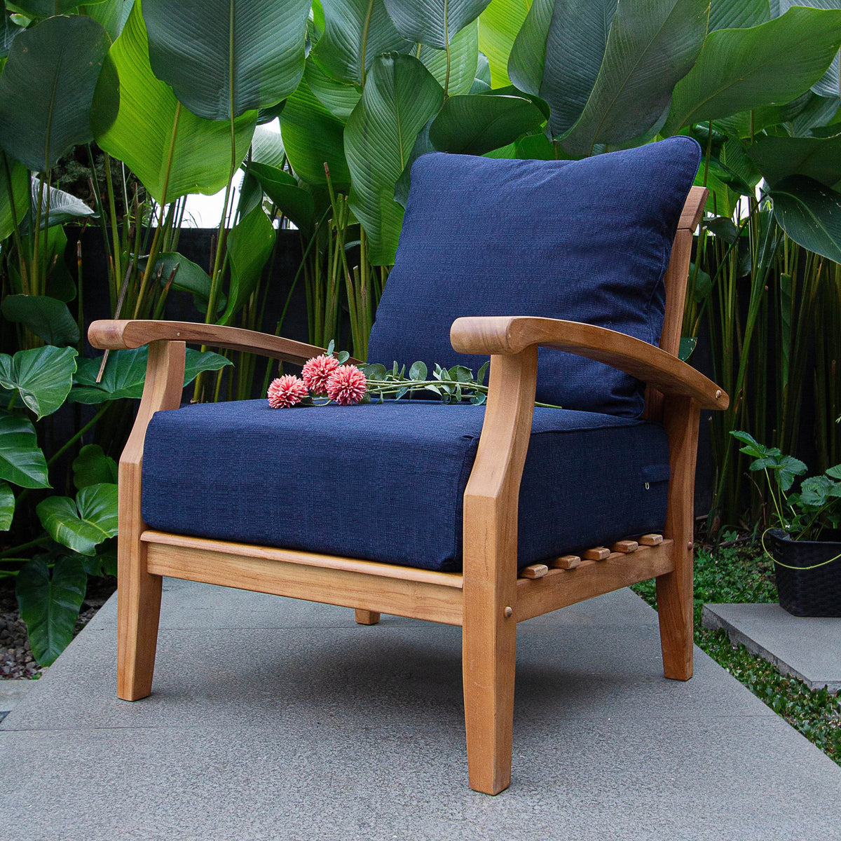 Caterina Outdoor Teak Wood Lounge Chair Navy Cushion | Cambridge