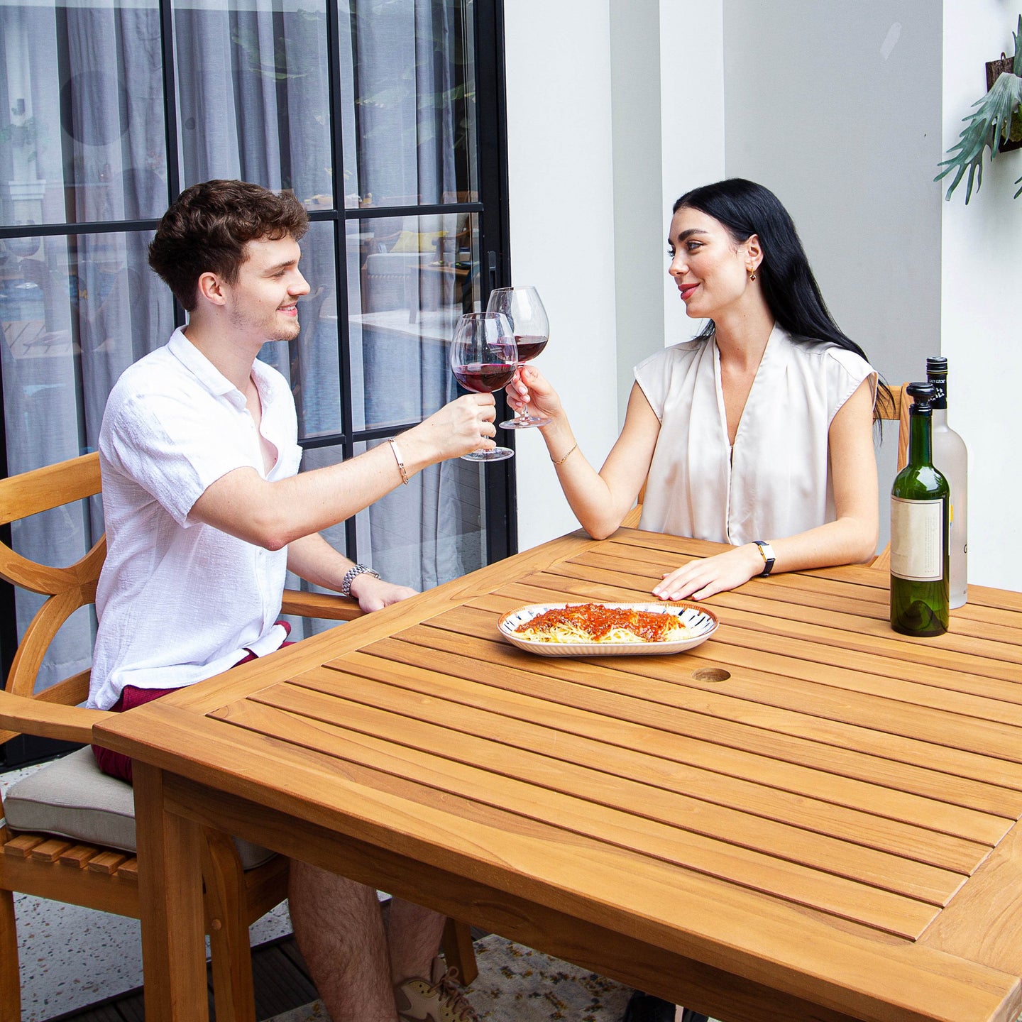 Cambridge Moments | Mindful Styling Outdoor Seating for Cozy Outdoor Gatherings